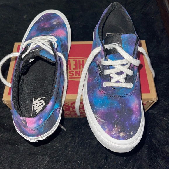Galaxy Vans - Picture 4 of 11